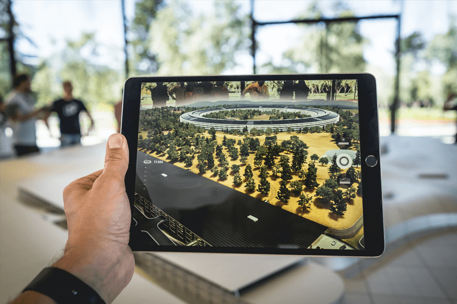 Augmented Reality (AR)